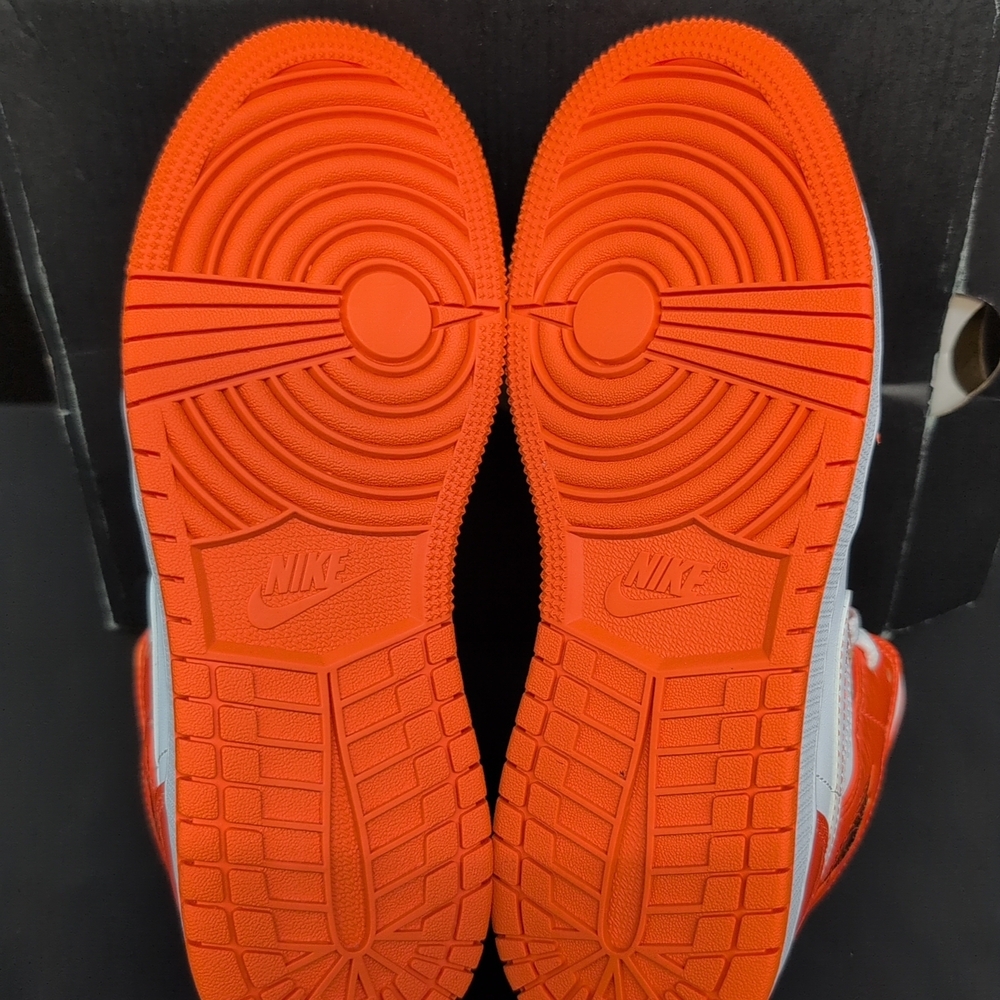 Nike Air Jordan 1 Mid SE Boys Sneaker Shoes Size 4.5Y Metallic Orange DM4228 800 - Picture 8 of 13